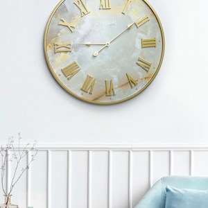 Horloge murale Golden Bay, 60 cm, marque et design Lividual, horloge murale en métal, design intemporel, décoration murale, grande horloge à quartz, aspect marbre doré image 8