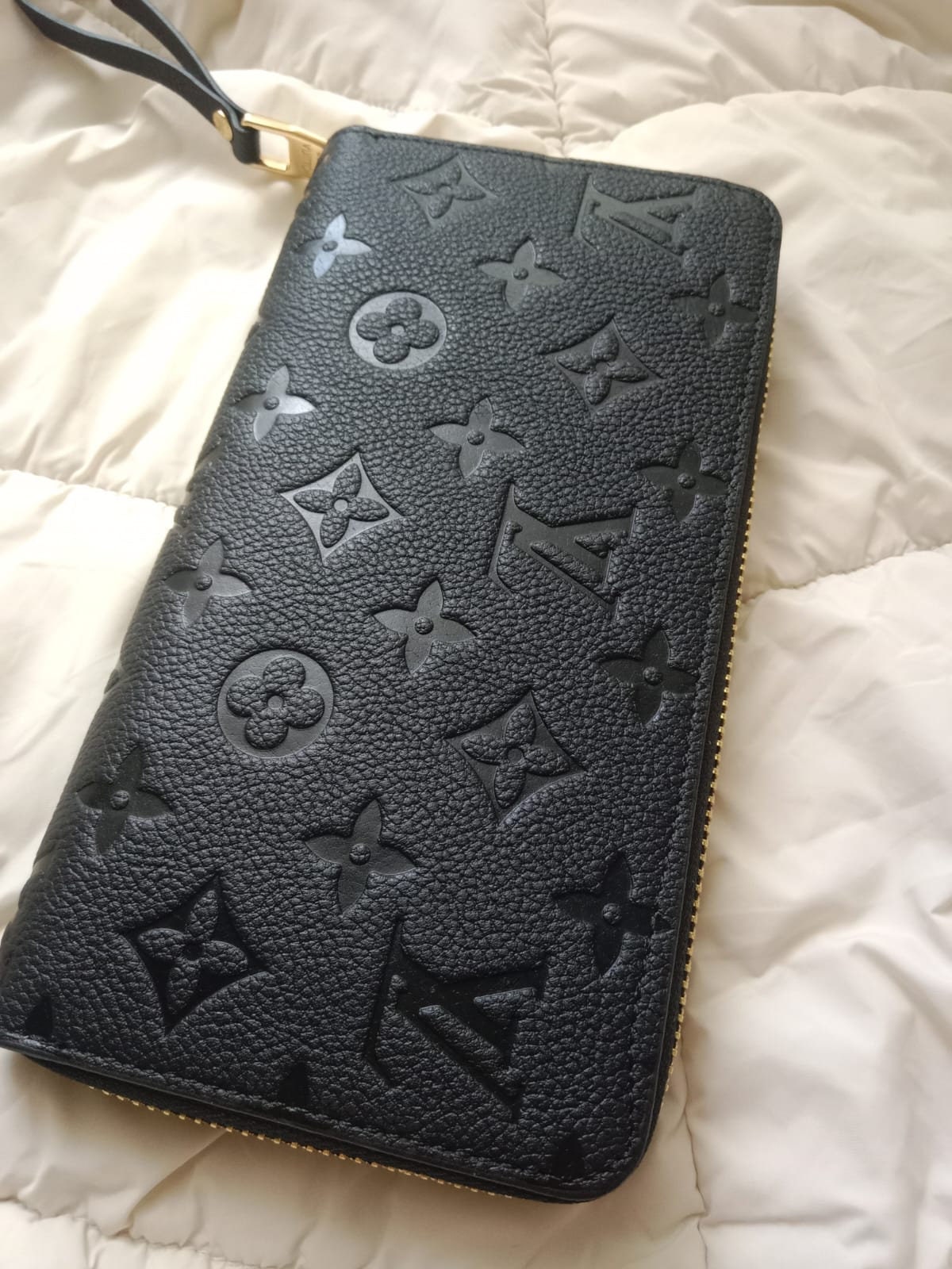 louis vuitton black wallet womens