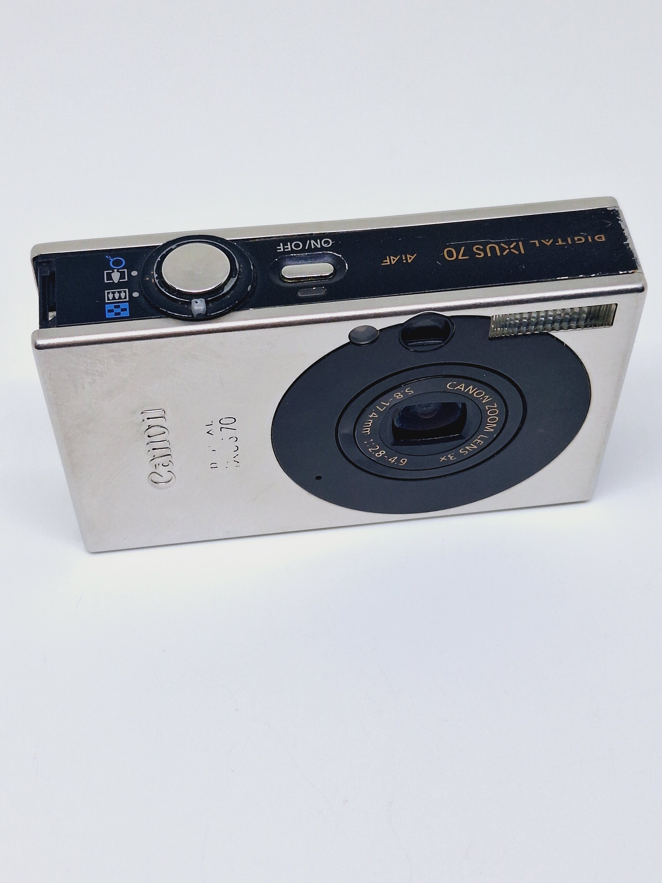 Canon PowerShot SD750 7.1MP Cámara digital Elph con zoom óptico 3x (plata)  (Modelo antiguo)