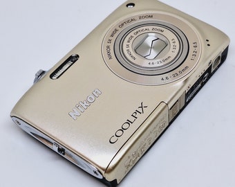 Nikon coolpix S3100 is not working, for parts or repair purposes.