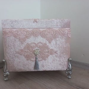 Baule della dote in velluto rosa: set regalo di fidanzamento per donna
