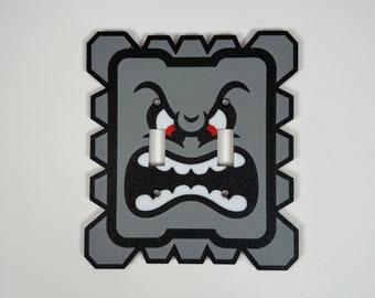 Cache interrupteur double THWOMP | Plaque murale Super Mario Room - décoration de jeu vidéo, idée de chambre d'enfants, salle de jeux