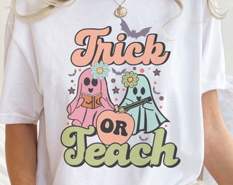 Trick Or Teach Shirt, Retro Ghost Halloween Teacher Tee, Teacher Gifts idea for Halloween, Retro cute tee Elementary School tee ,Teach Shirt