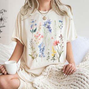 T-shirt wilde bloemen, shirt wilde bloemen, Comfort Colors® bloemenshirt, bloemenshirt, cadeau voor vrouwen, damesshirts, cadeau beste vriend