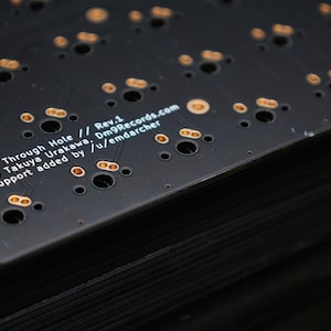 Plaid 40 Percent DIY Mechanical Ergonomic Unibody Keyboard PCB image 4