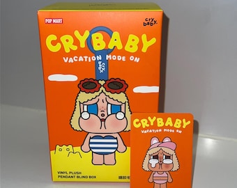 FULL SAIL Cry Baby in modalità vacanza sul ciondolo di peluche Popmart autentico