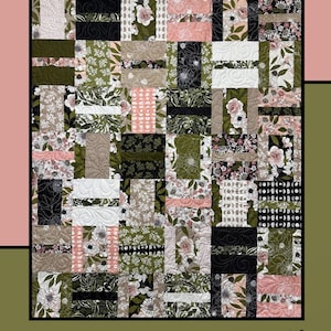 Puede incluir: Un edredón de patchwork con un diseño floral y geométrico en tonos verdes, negros, rosas y blancos. El edredón presenta el texto "Mint Julep" en la parte superior y "Heidi Cook for Villa Rosa Designs" en la parte inferior.