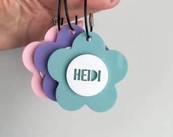 Daisy Name Keychain, Kids Backpack Tag, Kids Personalized Keychain, Backpack, Back to School, Gift for her, Flower Keychain, Girl