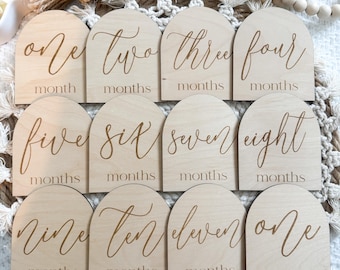 Wooden Arch Baby Milestone Cards, Monthly Milestones, Baby Photo Prop