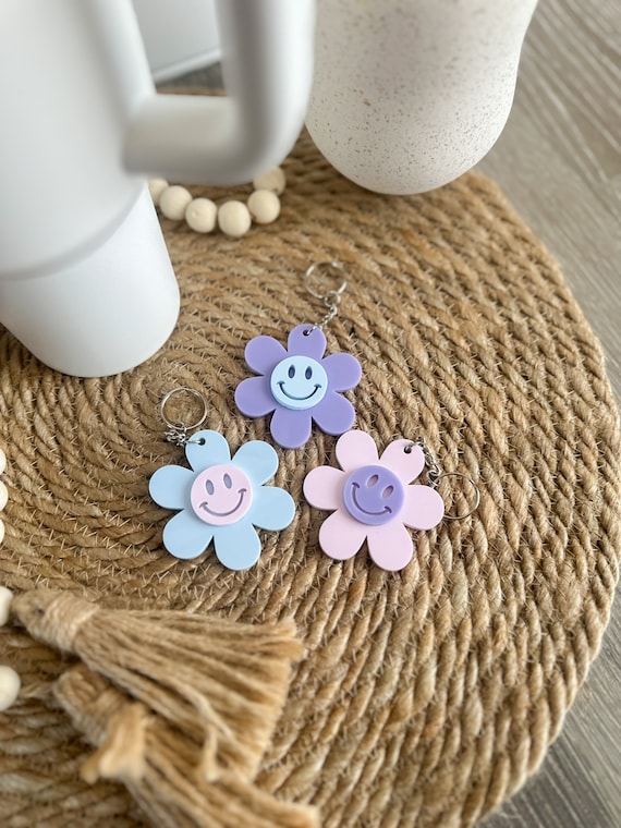 ★daisy★❤️ Daisy Flower Keychain, Smiley Face Keychain, Keychain, Retro