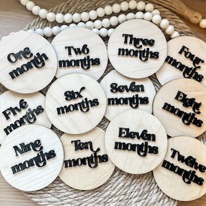 Marqueurs d'étape importante en bois pour bébé, accessoire photo d'étape importante pour bébé, cartes d'étape importante en bois pour le mois, cadeau de baby shower, cartes d'étape importante pour bébé