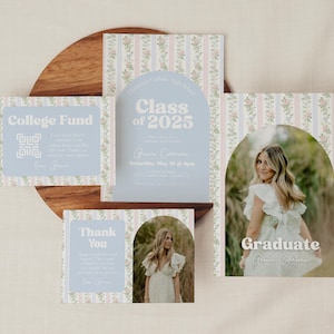 Könnte beinhalten: Abschlussankündigungs-Set mit einem Foto einer Person in einem weißen Kleid. Das Set enthält Karten mit den Texten "College Fund", "Class of 2025", "Thank You" und "Graduate". Die Karten haben ein Blumen- und Streifenmuster.