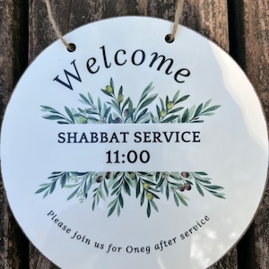 Customizable store hours, welcome sign