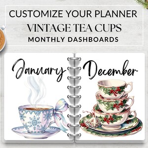 Può includere: Planner aperto con testo: "Customize Your Planner". Include "Vintage Tea Cups" e "Monthly Dashboards". Contiene una tazza di caffè con latte art, una matita e illustrazioni di tazze da tè con bacche di agrifoglio e fiocchi di neve. I mesi di gennaio e dicembre sono visualizzati.