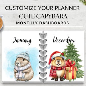 Puede incluir: Una página de planificador con ilustraciones de carpinchos para enero y diciembre. El carpincho de enero lleva gorro y bufanda, mientras que el de diciembre lleva gorro de Papá Noel y bufanda. El texto dice "Customize Your Planner" y "Cute Capybara Monthly Dashboards."