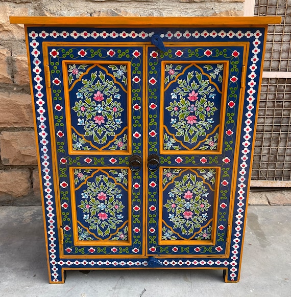 Vintage Painted Coffee Table From Rajasthan Vintage Painted Coffee Table From Rajasthan