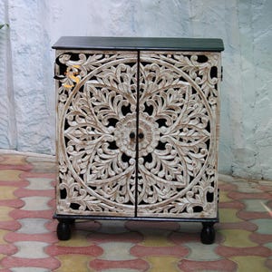 Wooden Bedside Cabinet Carved Sideboard Mango Wood Furniture,Polished Home Decor Cupboard,Side Table