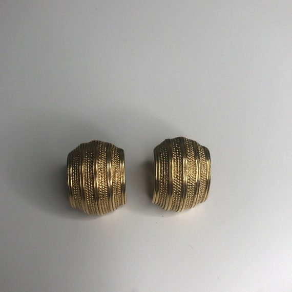 Vintage Clip On Earrings Napier Goldtone Screwbac… - image 2