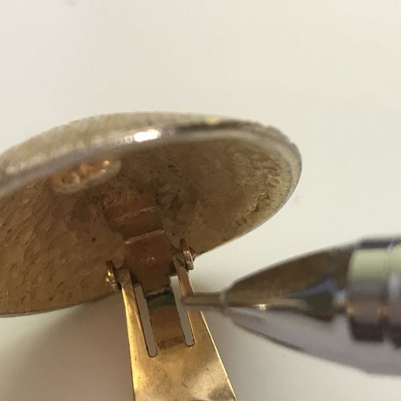 Vintage Clip On Earrings Brushed Goldtone Large R… - image 6