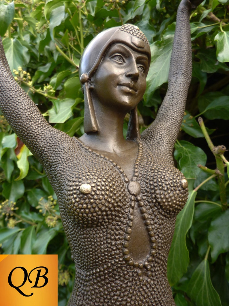 Art Deco quality bronze statue Dimitri H Chiparus's Large lady Dourga Adorned in her intricate 1920s theatre costume. image 4