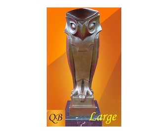 Art deco quality bronze statue of a Cubist stylized owl on marble base sculpture.