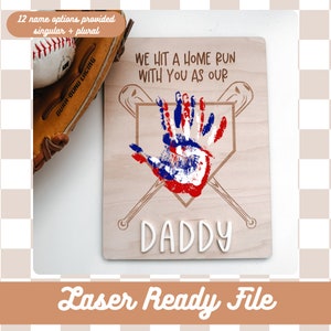 Digitaler Download | Wir treffen einen Home Run mit dir als unser Dad Handabdruck Zeichen SVG-Datei | Laserdatei | Sentimentales Geschenk