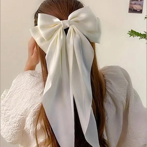 サテンコケット ラージヘアリボン 幅9インチ、長さ15インチ クリップ付き | 彼女へのギフト | ヘアアクセサリー | ママと娘への大きなリボン | ブライズメイドギフト