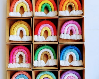 Rainbow Baby Shower Favors for Guest, Newborn Baby Favors, Rainbow Favors Idea, Macrame Rainbow Keychain Baptism Favor, Birthday Party Favor