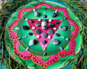 S40 CRYSTAL GRID SET - Inner Growth - moss and tree agate, aventurine, quartz, shiva shells, Lapis - mandala altar meditation