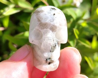 MOONSTONE CRYSTAL SKULL CS14 Flashy Rainbow Moonstone Feldspar Crystal Carving 28g