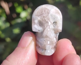MOONSTONE CRYSTAL SKULL CS11 Rainbow Moonstone Feldspar Crystal Carving 28g