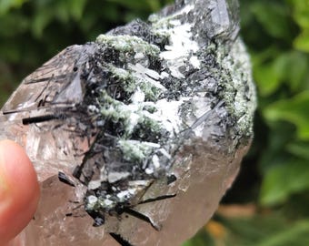 GREEN TOURMALINE QUARTZ P70 Beautiful crystal point