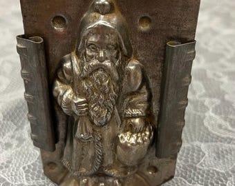 Antique JABURG SANTA Chocolate MOLD.  Jaburg was located in New York. Excellent Antique Condition. Chocolate Mold Plus Two Original Clips