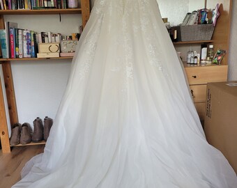 Ivory Wedding Dress