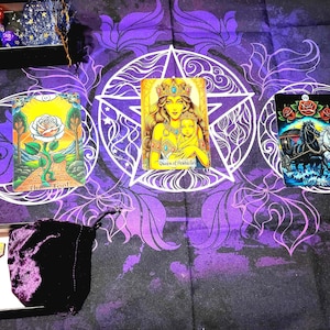 Cartas de Tarot inspiradas en Ed Hardy: Diseño holográfico personalizado, generado por IA e inspirado en Ed Hardy. *Garantía de reemplazo de 2 años incluida*