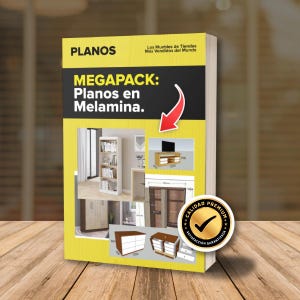 Könnte beinhalten: Buchcover mit dem Titel "MEGAPACK: Planos en Melamina" in großen gelben Buchstaben. Das Cover zeigt Möbeldesigns, darunter ein weißes Bücherregal, einen TV-Ständer mit Abmessungen und eine braune Kommode. Das Buch liegt auf einer Holzoberfläche.