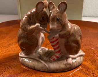 Vintage Peter Rabbit Figurine Eating Lettuce F Warne & Co - Etsy