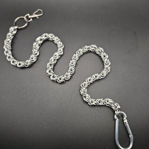 Cadena de cota de malla hecha a mano: cadena de metal duradera y elegante para moteros, punk, góticos y estilo cotidiano.