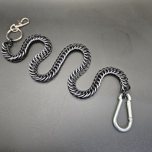 Cadena de cota de malla hecha a mano: cadena de metal duradera y elegante para moteros, punk, góticos y estilo cotidiano.