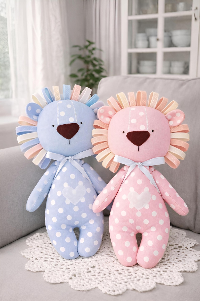 Easy Lion Plush Sewing Pattern PDF for Beginners | 3 Sizes 5 10 20 in | Soft Toy | Baby Shower Gift | Eco Friendly Option.
Beginner-friendly lion plush sewing pattern PDF. Easy toy DIY in 3 sizes (5, 10, 20 in). Perfect baby shower gift, eco-friendly option.