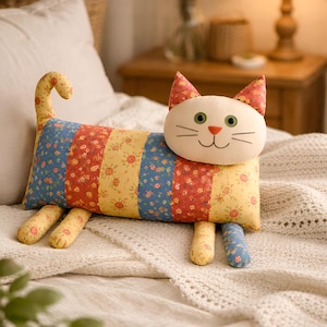 Katzen-Kissen Schnittmuster: Upcycled Denim, Blumenstickerei (PDF-Muster, 2 Größen) Anfängerleitfaden