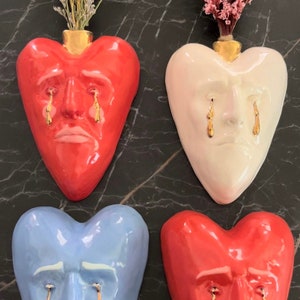 Cuore piangente / Arte murale in ceramica fatta a mano