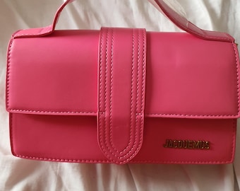 Bolsa de ombro de luxo Jacquemus rosa e verde, de designer.