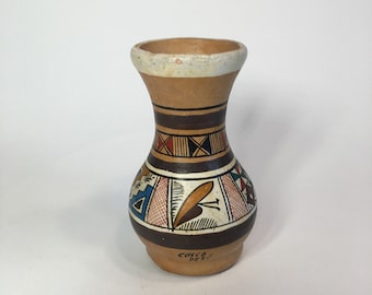 Rare Find Vintage Cusco Peru Hand Painted Genuine Peruvian Incan Small Folk Art Pottery Vase, 4&quot;