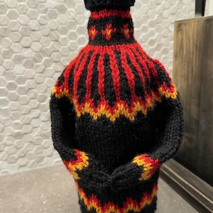 MOTIF pour pull bouteille de vin en tricot de style nordique. Besoin d'un cadeau original mais rapide ? C'est peut-être ça ! Comprend des nuanciers et de nombreuses photos