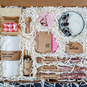 Birthday Luxury Basket/Bath salts kit/Self care box for her/Mother&#39;s Day luxury spa kit/Soap gift box/Aromatic Relaxation box/Mom gift set