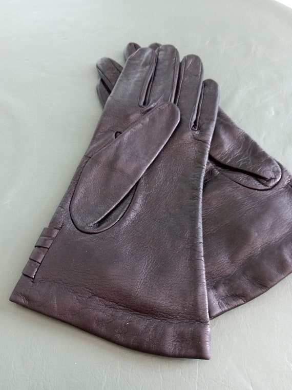 Soft Black Leather Short Gloves Size Small/Medium… - image 6