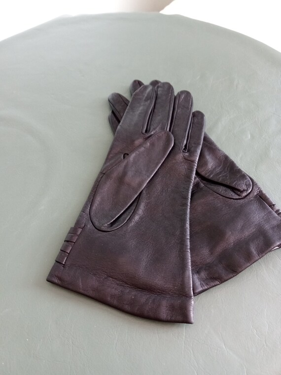 Soft Black Leather Short Gloves Size Small/Medium… - image 4