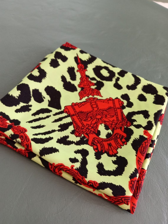 Green Leopard Print w/Red Motif pattern Scarf Hank