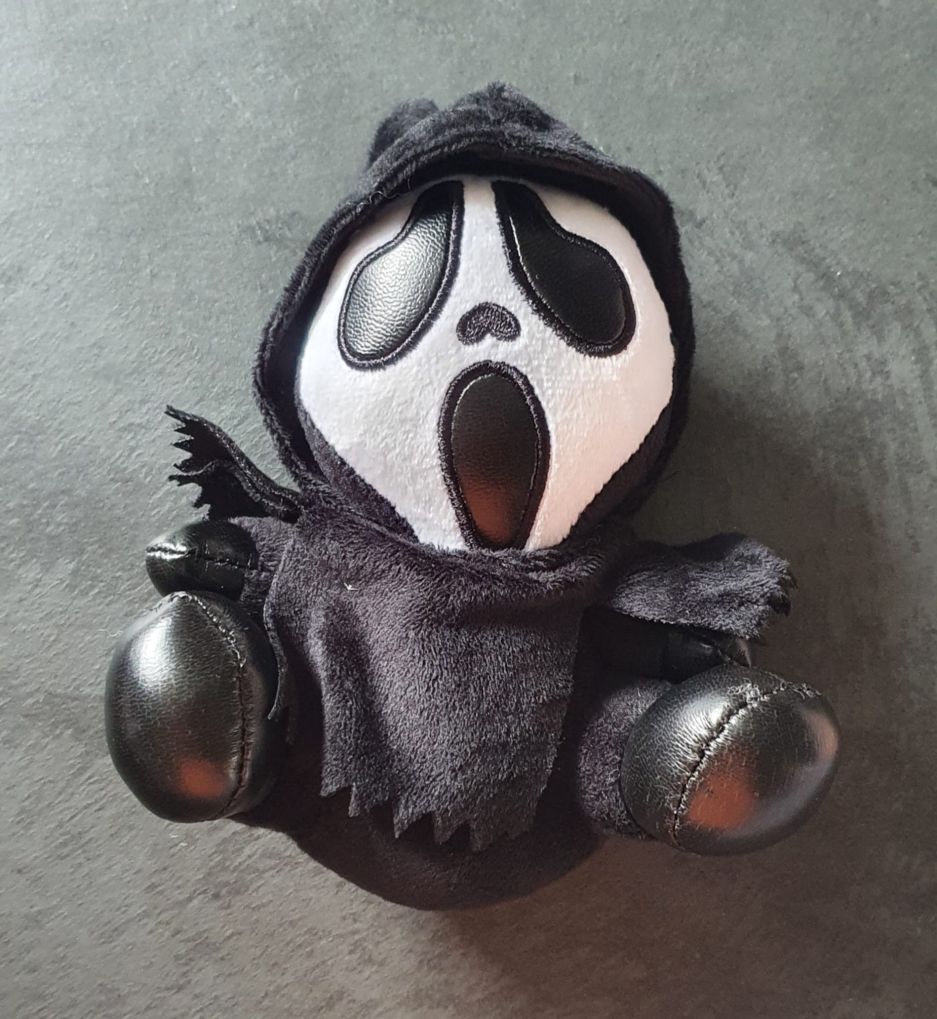 Scream Ghost Face Plush Toy Cute Grim Reaper Ghost Face Plush Toy Terrors  Reaper Ghost Doll Gifts for Kids Adults (Cute Ghost) 